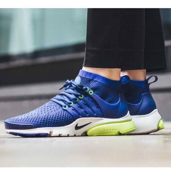 Nike Womens Air Presto Flyknit Ultra Running Shoe Deep Royal Blue Summit White 4 - Picture 1 of 9